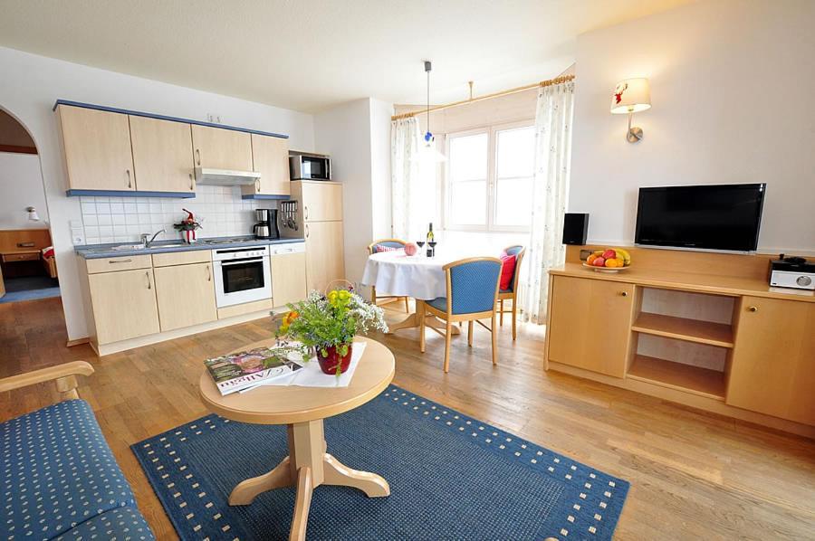 Gemütliche Bergwiese, 2-raum, Separates Schlafzimmer, Schönen Balkon Oder Terrasse, Komfort Ausstattung, Ruhige Lage, Kostenfrei Wlan, Sauna Im Landhaus, Brötchenservice, Parkplatz Kostenfrei, Hunde Auf Anfrage, Tankstelle Für E-autos Balderschwang