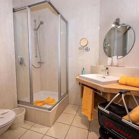 Gemütliche Ferienwohnung Bergwiese, 2-Raum, separates Schlafzimmer, schönen Balkon oder Terrasse, Komfort Ausstattung, ruhige Lage, kostenfrei WLAN, Sauna im Landhaus, Brötchenservice, Parkplatz kostenfrei, Hunde auf Anfrage, Tankstelle für E-Autos Balderschwang Exterior foto