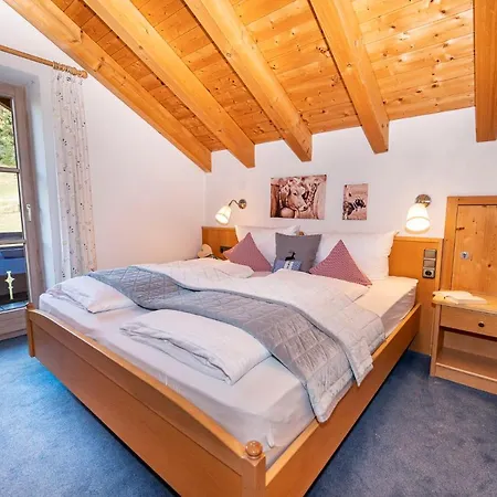Gemütliche Ferienwohnung Bergwiese, 2-Raum, separates Schlafzimmer, schönen Balkon oder Terrasse, Komfort Ausstattung, ruhige Lage, kostenfrei WLAN, Sauna im Landhaus, Brötchenservice, Parkplatz kostenfrei, Hunde auf Anfrage, Tankstelle für E-Autos Balderschwang Exterior foto