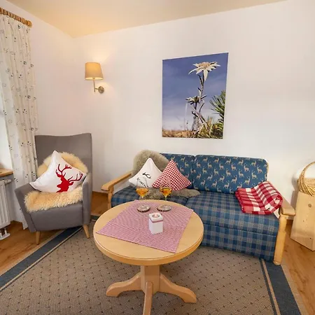 Gemütliche Ferienwohnung Bergwiese, 2-Raum, separates Schlafzimmer, schönen Balkon oder Terrasse, Komfort Ausstattung, ruhige Lage, kostenfrei WLAN, Sauna im Landhaus, Brötchenservice, Parkplatz kostenfrei, Hunde auf Anfrage, Tankstelle für E-Autos Balderschwang Exterior foto