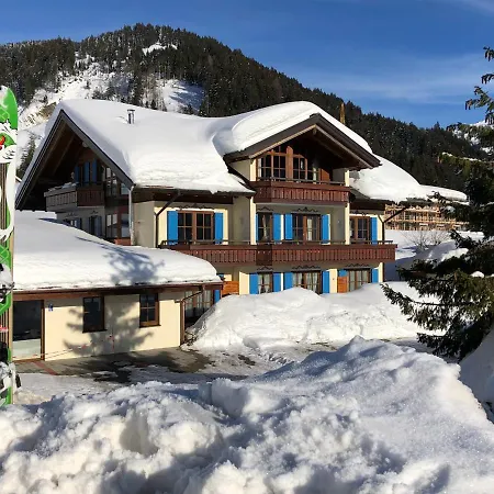 Gemütliche Ferienwohnung Bergwiese, 2-Raum, separates Schlafzimmer, schönen Balkon oder Terrasse, Komfort Ausstattung, ruhige Lage, kostenfrei WLAN, Sauna im Landhaus, Brötchenservice, Parkplatz kostenfrei, Hunde auf Anfrage, Tankstelle für E-Autos Balderschwang Exterior foto