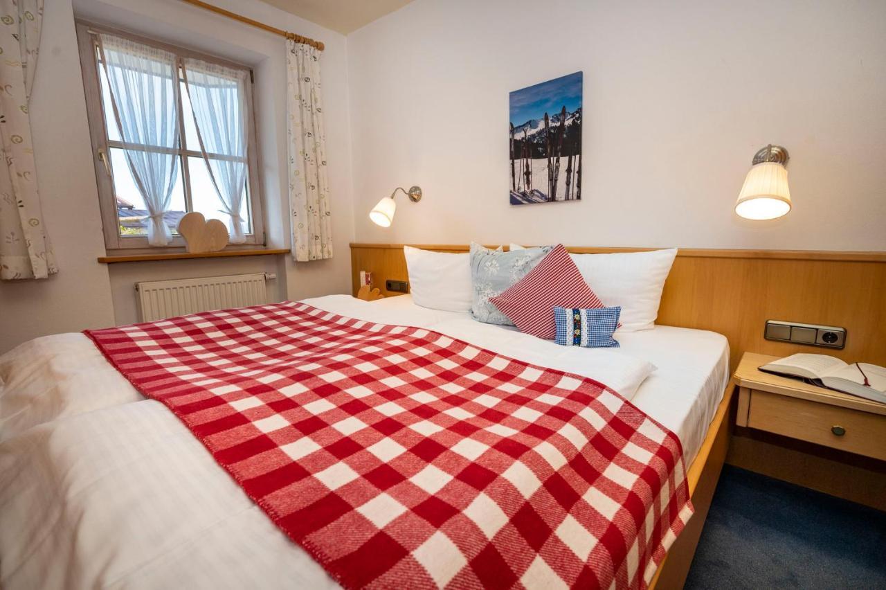 Gemütliche Bergwiese, 2-raum, Separates Schlafzimmer, Schönen Balkon Oder Terrasse, Komfort Ausstattung, Ruhige Lage, Kostenfrei Wlan, Sauna Im Landhaus, Brötchenservice, Parkplatz Kostenfrei, Hunde Auf Anfrage, Tankstelle Für E-autos Apartment *