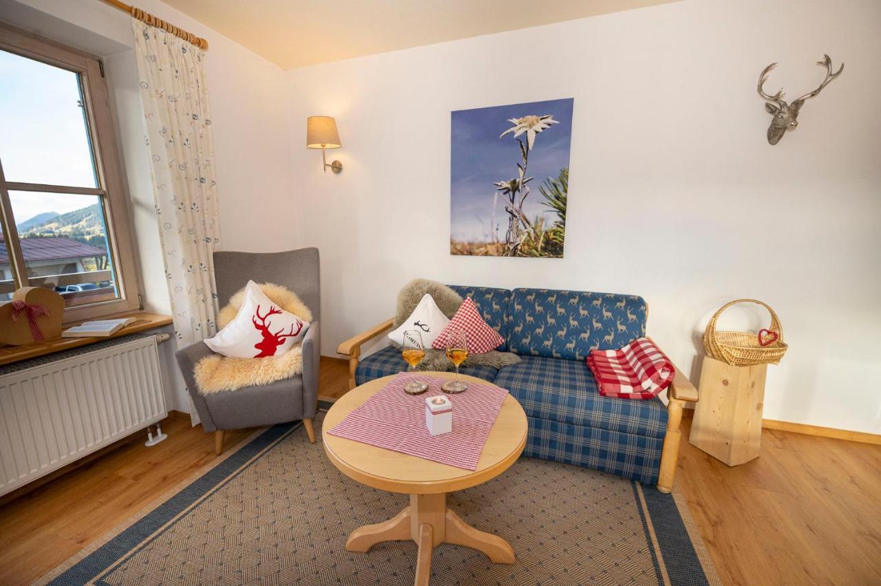 Gemütliche Bergwiese, 2-raum, Separates Schlafzimmer, Schönen Balkon Oder Terrasse, Komfort Ausstattung, Ruhige Lage, Kostenfrei Wlan, Sauna Im Landhaus, Brötchenservice, Parkplatz Kostenfrei, Hunde Auf Anfrage, Tankstelle Für E-autos Balderschwang