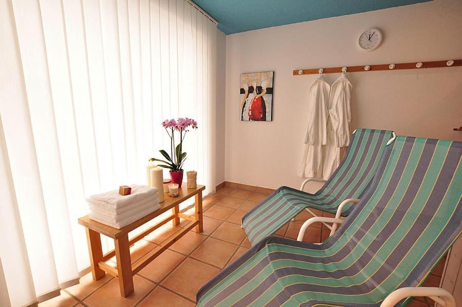 Apartment Gemütliche Bergwiese, 2-raum, Separates Schlafzimmer, Schönen Balkon Oder Terrasse, Komfort Ausstattung, Ruhige Lage, Kostenfrei Wlan, Sauna Im Landhaus, Brötchenservice, Parkplatz Kostenfrei, Hunde Auf Anfrage, Tankstelle Für E-autos Balderschwang