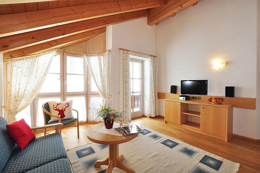 Gemütliche Bergwiese, 2-raum, Separates Schlafzimmer, Schönen Balkon Oder Terrasse, Komfort Ausstattung, Ruhige Lage, Kostenfrei Wlan, Sauna Im Landhaus, Brötchenservice, Parkplatz Kostenfrei, Hunde Auf Anfrage, Tankstelle Für E-autos Apartment